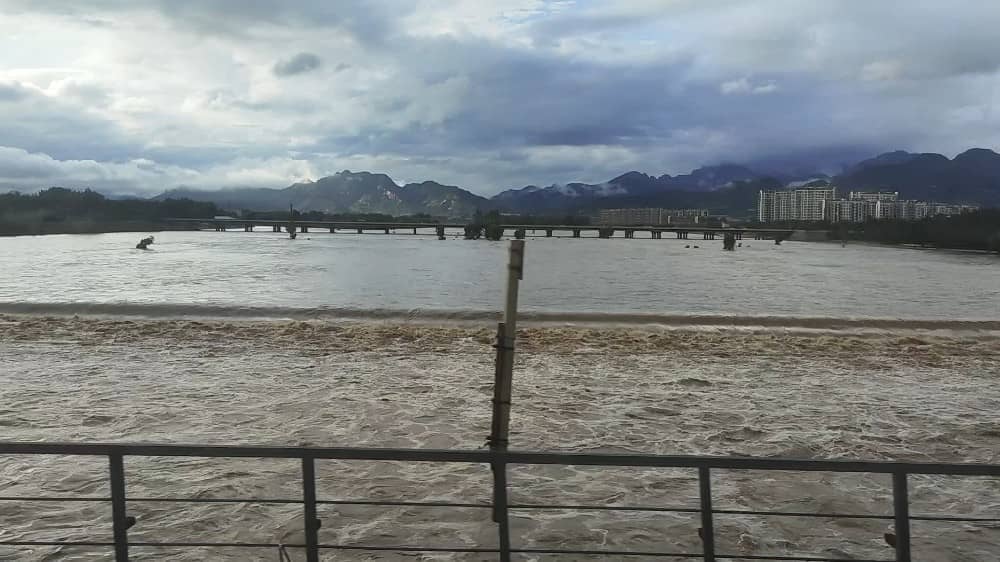 Huludao suffers severe flooding, with multiple factors compounding the disaster