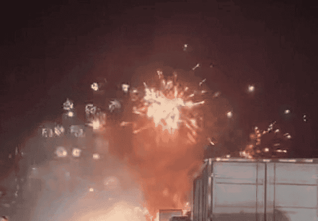 京哈高速货车烟花爆炸,所幸无人员伤亡