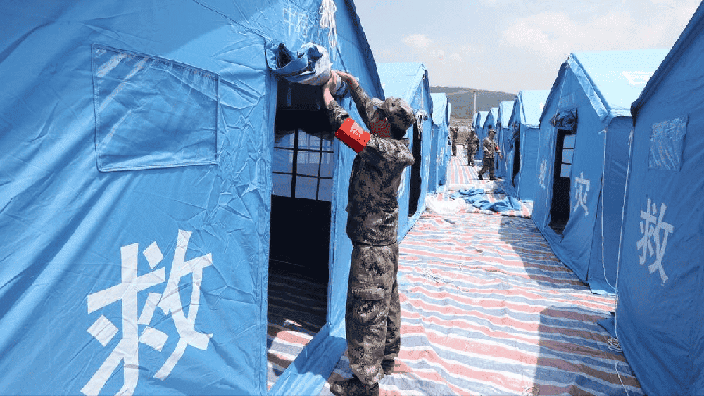 移动厕所,为救援行动提供卫生支持