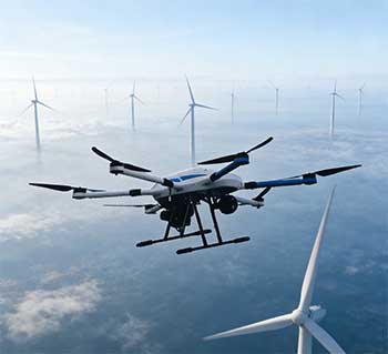 无人机巡航：破解输电风电复杂场景巡检难题
