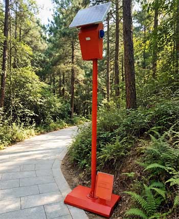 太阳能语音广播杆：防水抗造易安装，户外省心又高效