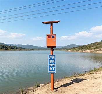 运维减负 + 安全守护，高压线下防垂钓智能警示杆