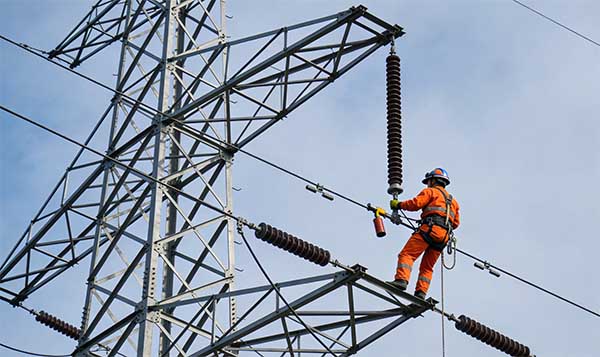 企业级智能作业安全带，数据化管控+合规防护双重赋能