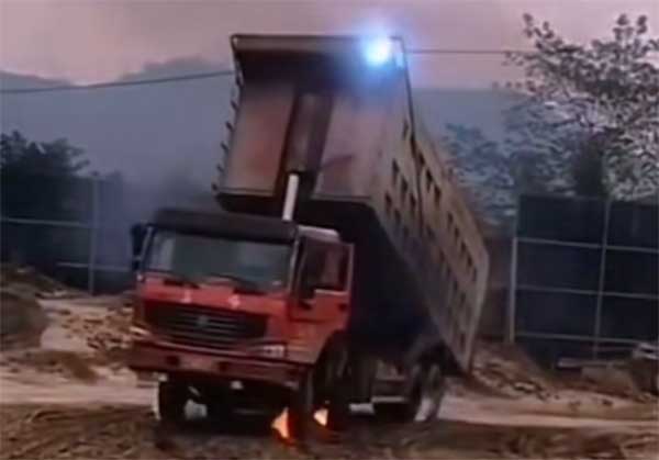 吊车、塔吊误碰高压线？这款智能预警球从源头防控外破