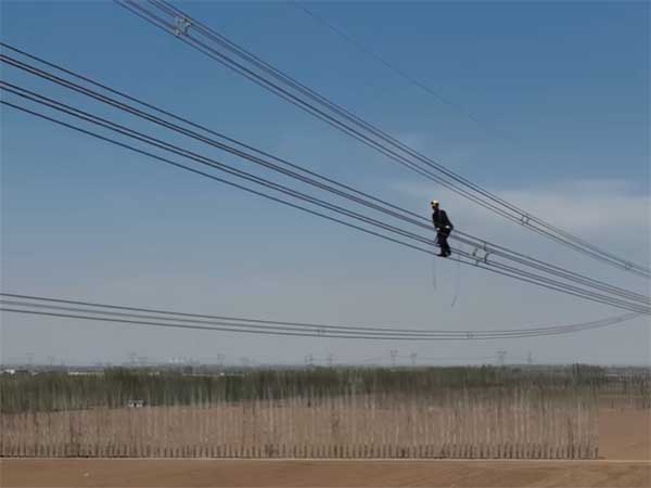 人工巡线有盲区，AI监控让输电风险无所遁形