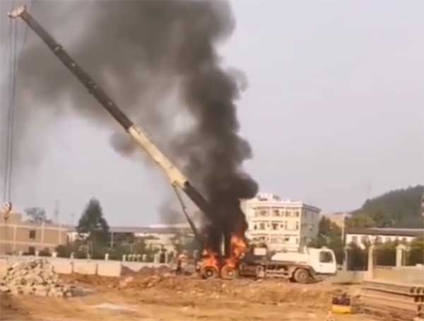 吊车靠近高压线路？这款装置提前预警，杜绝电弧风险