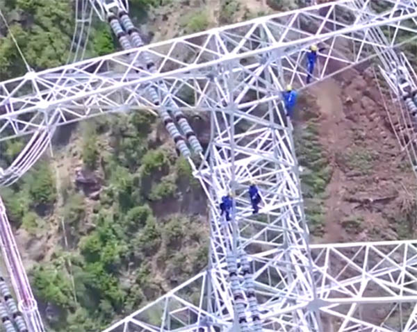 基于分布式行波测量，实现输电线路故障精确定位