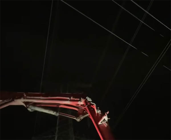 昼夜穿梭的施工现场，智能预警守护高压线路
