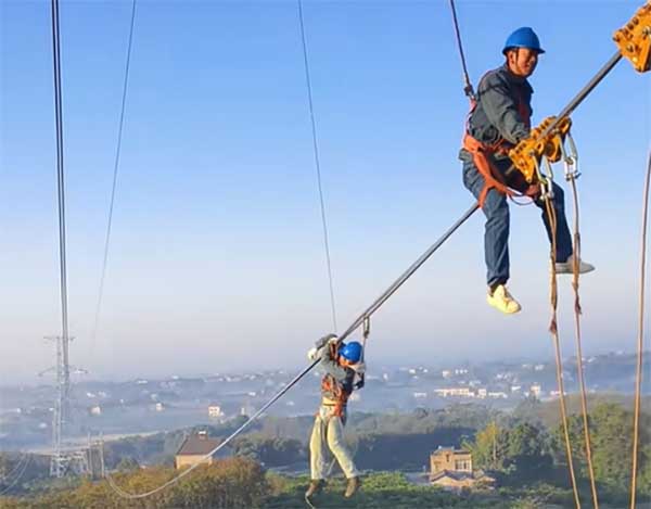 静态防护升级动态监测，智能安全带解决高空移位负载安全难题