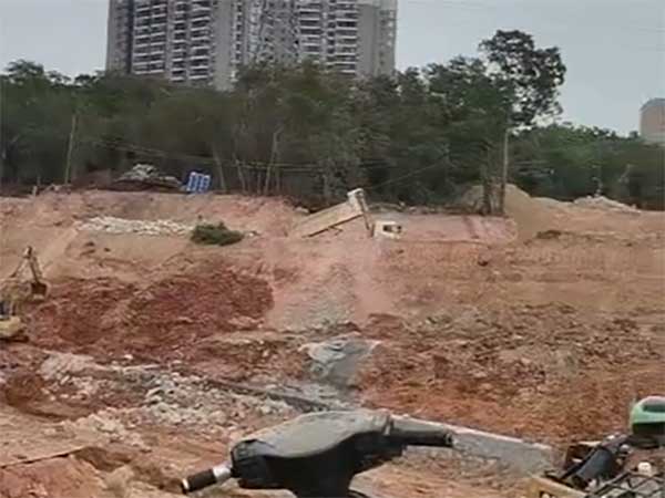 自卸渣土车通行路段专用高压线防外破主动警示装置