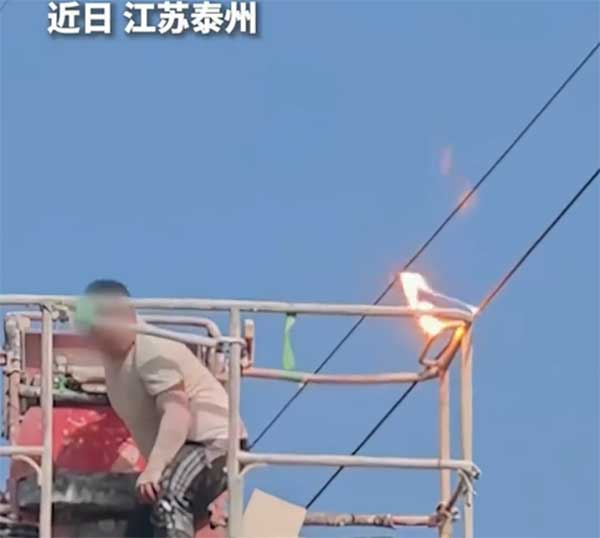 泰州高空触电险情敲响警钟，安装近电预警装置筑牢作业安全