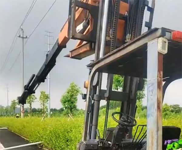 外力破坏成电网头号隐患，智能警示器守住高压安全红线